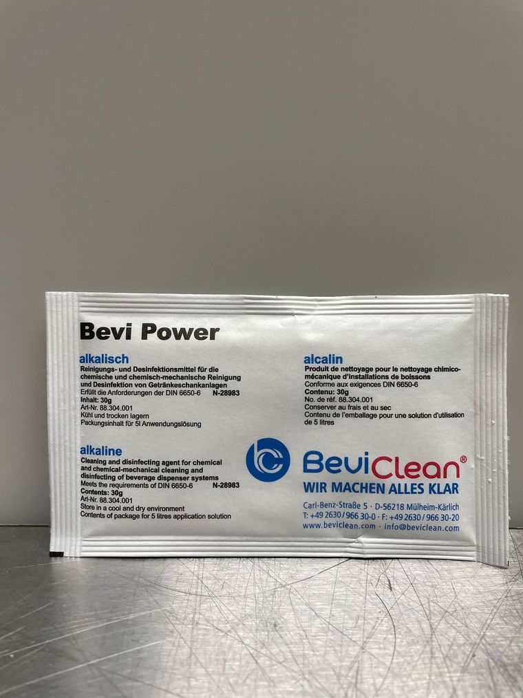 Ein Beutel mit Bevi Power Reinigungsmittel für Getränkeschankanlagen